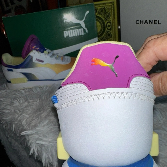 SIZE 7.5 PUMA FUTURE RIDER PRIDE 382634-01 - Picture 3 of 12